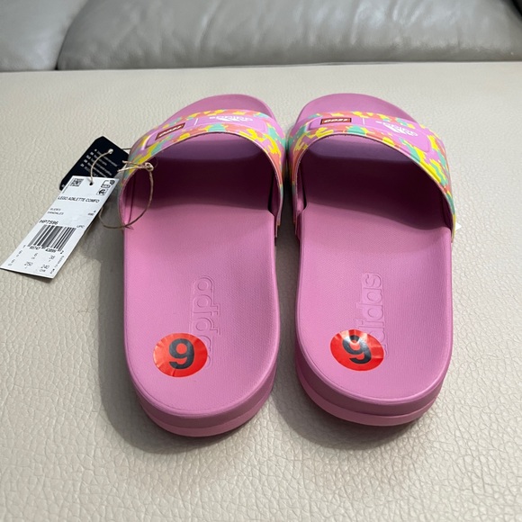 NWT - Adidas Lego Adilette Comfort Sandal - Youth 6/Women 6.5/EU 38 - Picture 5 of 11